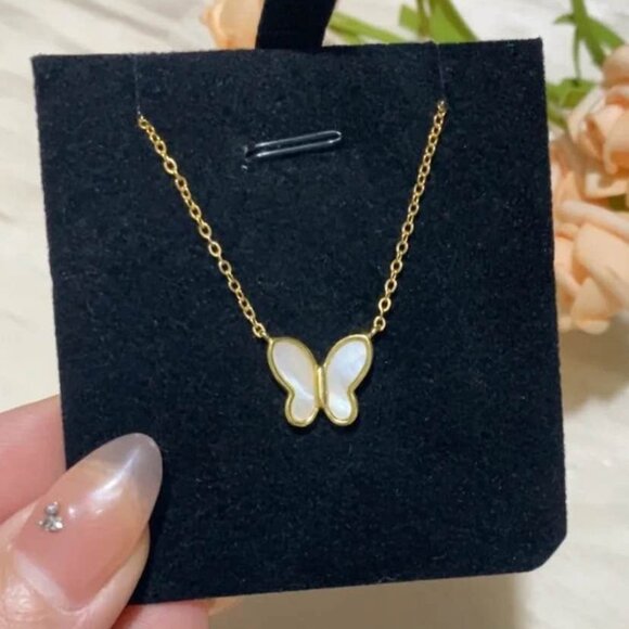 necklace Tarnish free 16.5in, seashell butterfly, gold plated - Picture 1 of 3